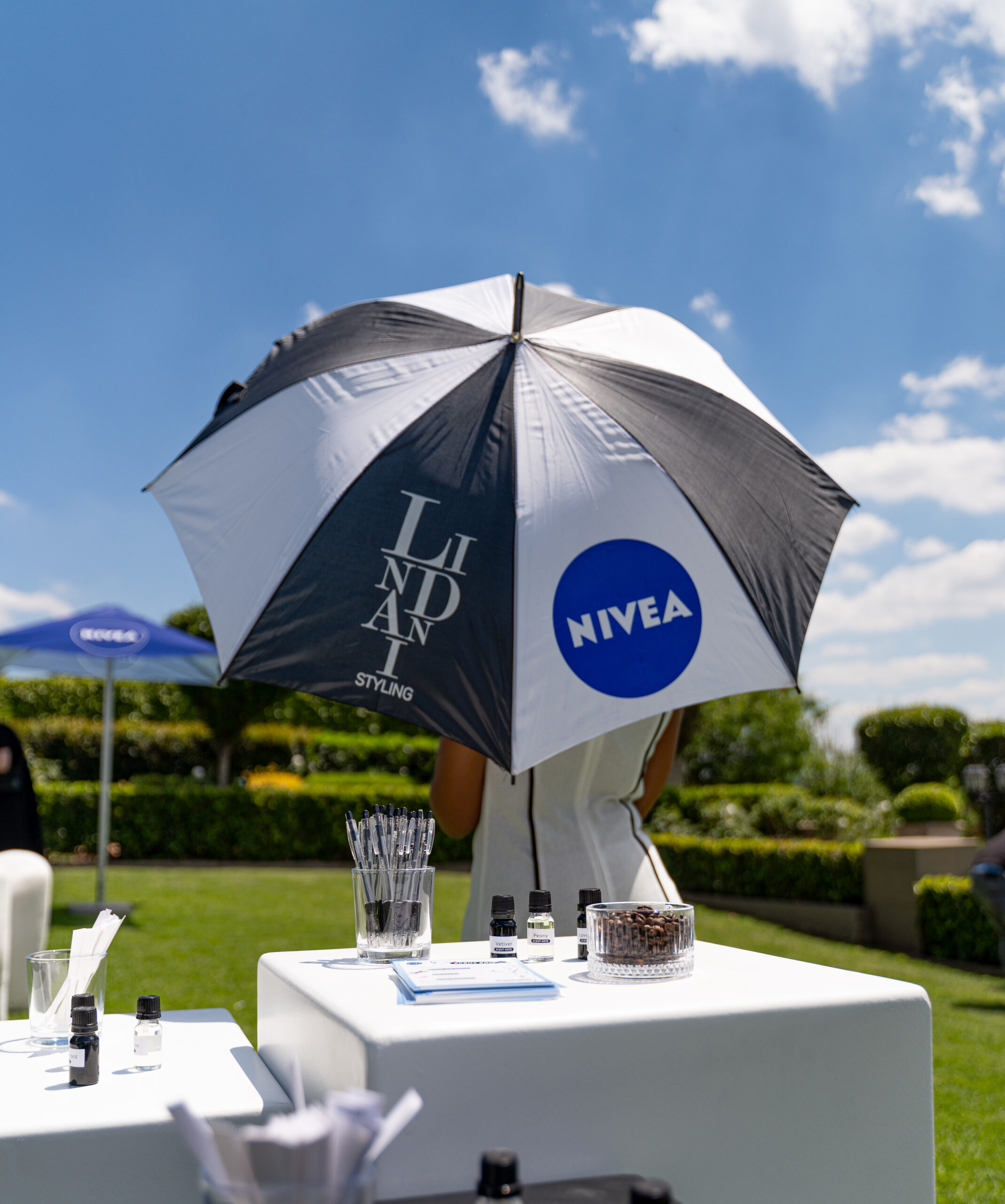NIVEA Black & White Lindani Styling