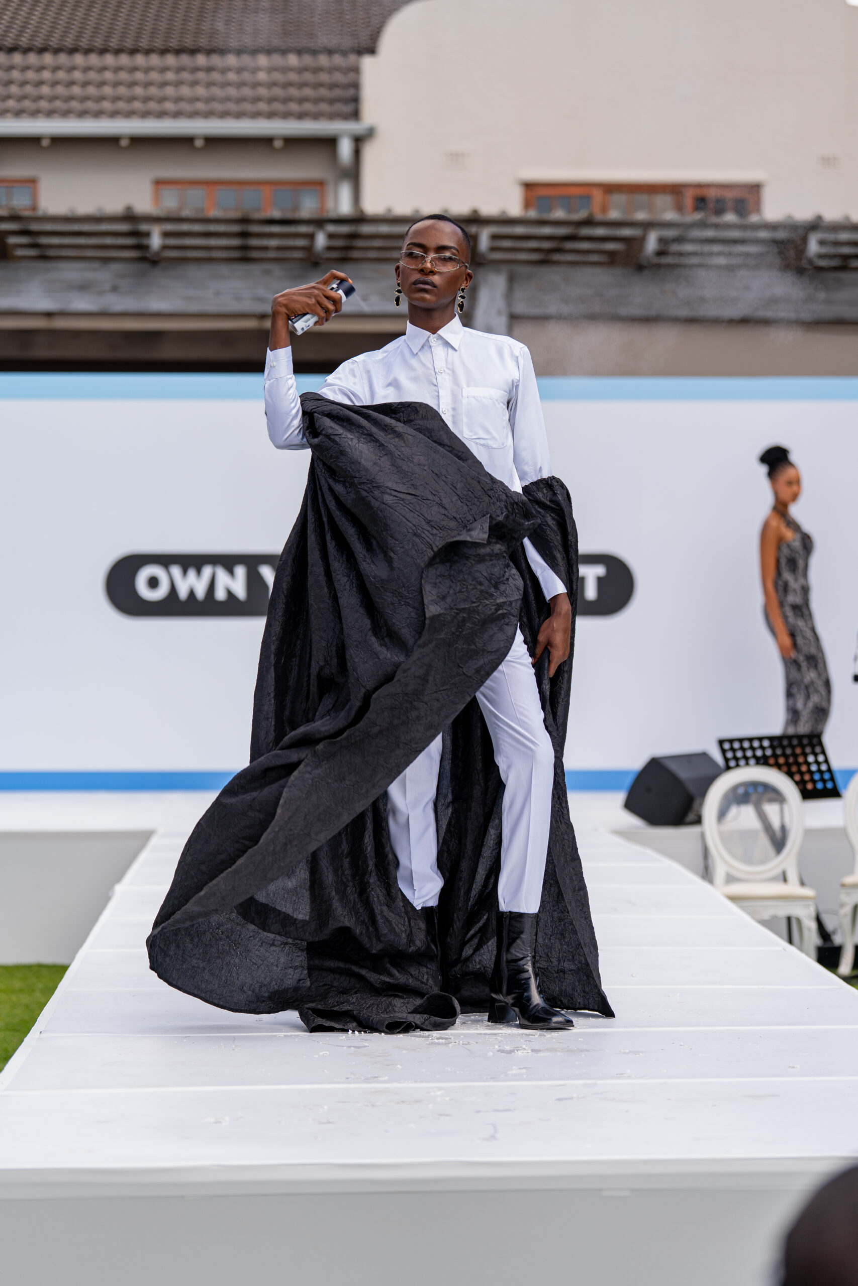 NIVEA Black & White Lindani Styling