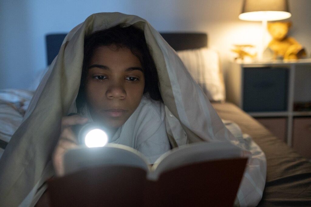The Square Shopping Centre, Mix 93.8, and Yabashe Initiative Launch ‘Light Up a Mind’ Campaign to Aid Learners During Load-Shedding
