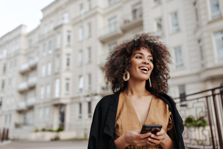 5 MUST-HAVE ACCESSORIES FOR THE WELL-DRESSED WOMAN