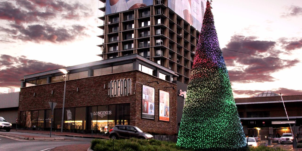 BEDFORD CENTRE INSTALLS FIRST LED CHRISTMAS TREE IN SA
