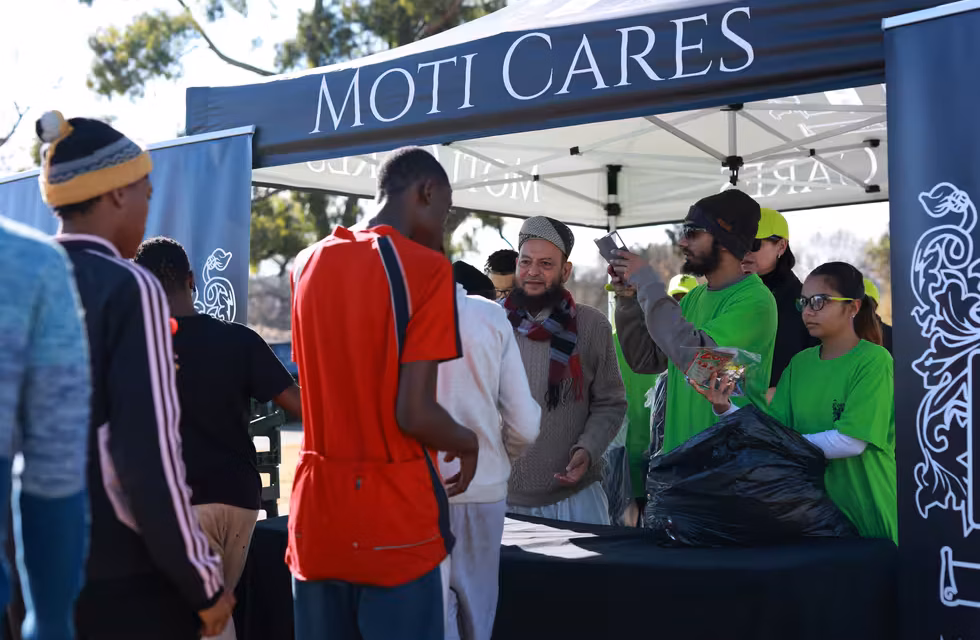 Langlaagte and Vrededorp receive vital winter aid from the Moti Cares Foundation